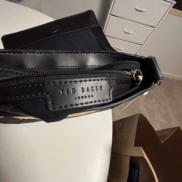 Ted Baker Black and Tan Staceli Rasffia Shoulder Bag - Picture 3 of 6